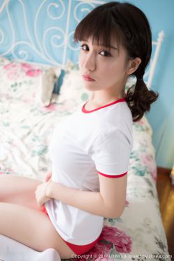 嫩白美女